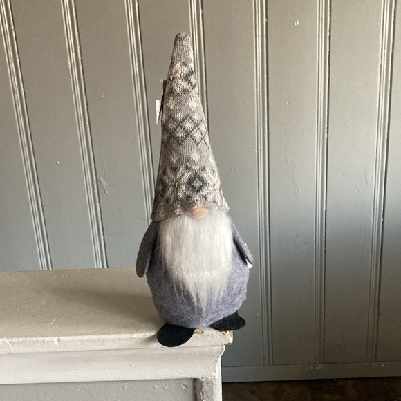 NWT- 14” Gray Christmas Holiday Gnome Decorstion w/ Gray & White Sweater Hat - Picture 11 of 17